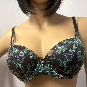 NWOT Body By Victoria Secret Bra S 34D